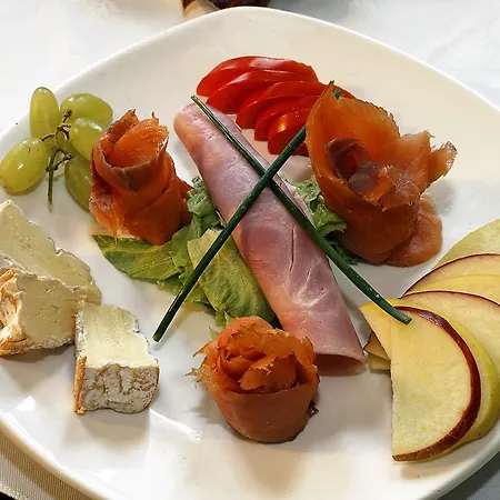 Guest house Garnish House 3*